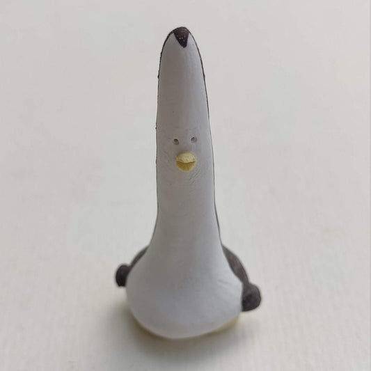 Putogn! Ceramic Mini Penguin Figurines – Handmade Warming-Themed Decor for Animal Lovers & Nature-Inspired Homes!