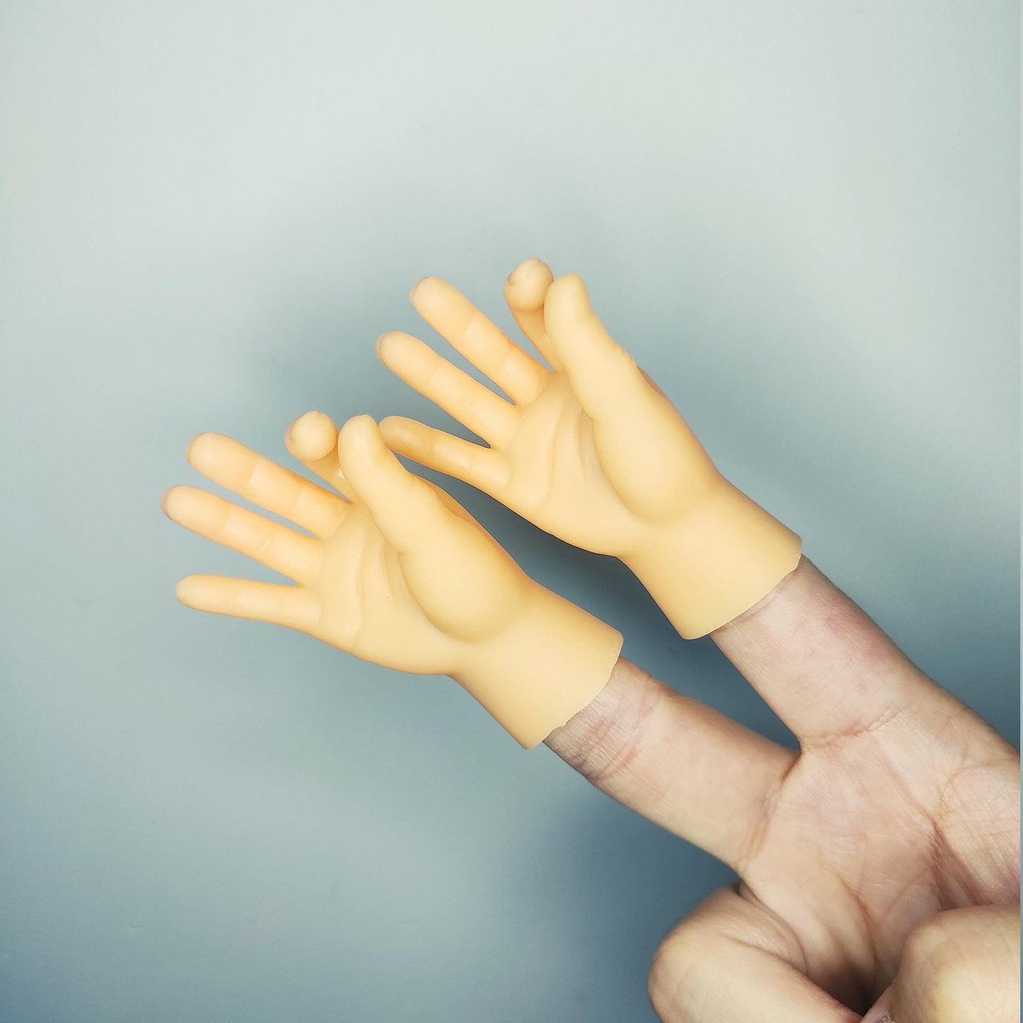 Putogn! Hilarious Tiny Hands Finger Set – Pinch or Middle Finger Gestures for Pranksters, Gag Gifts, & Fun Lovers!