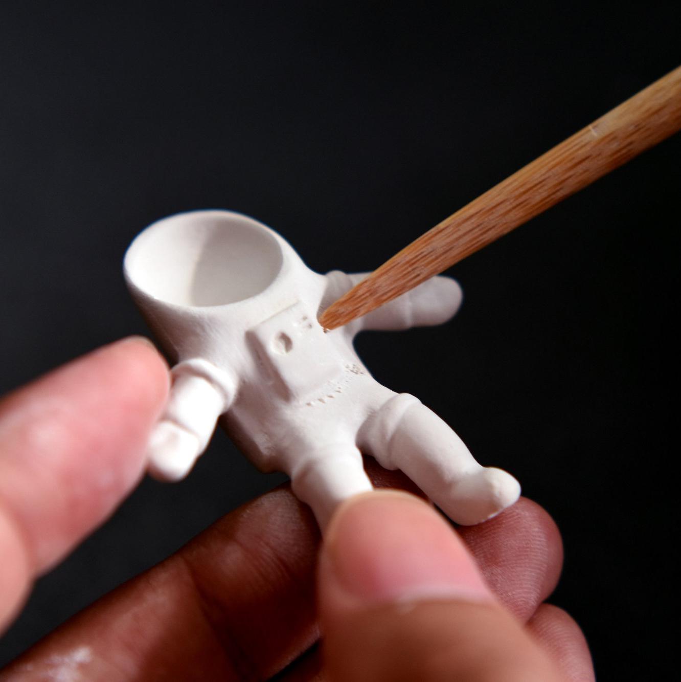 Putogn! Astronaut Brooch – Handmade Space Blown Glass Pin for Sci-Fi Lovers & Cosmic Fashionistas!