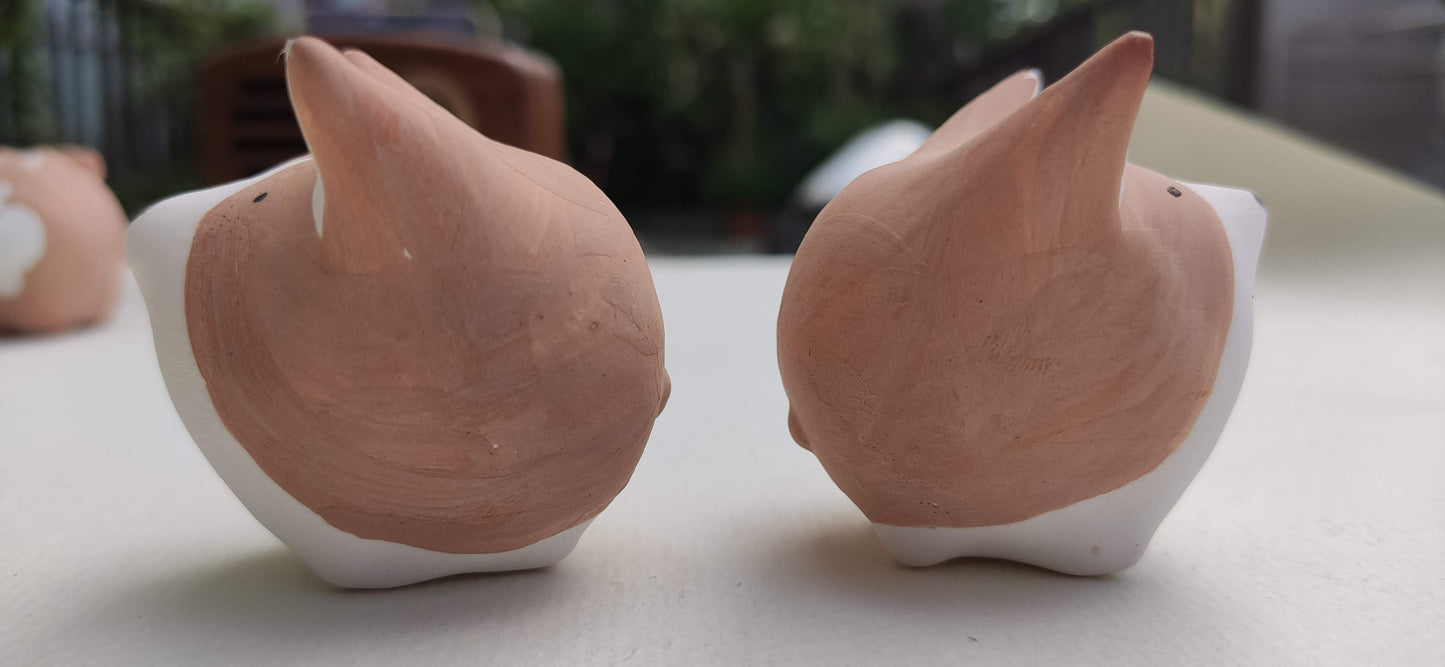 Putogn! Ceramic Mini Corgi Figurines – Handmade Rustic Dog Decor for Corgi Lovers & Nature-Inspired Homes!