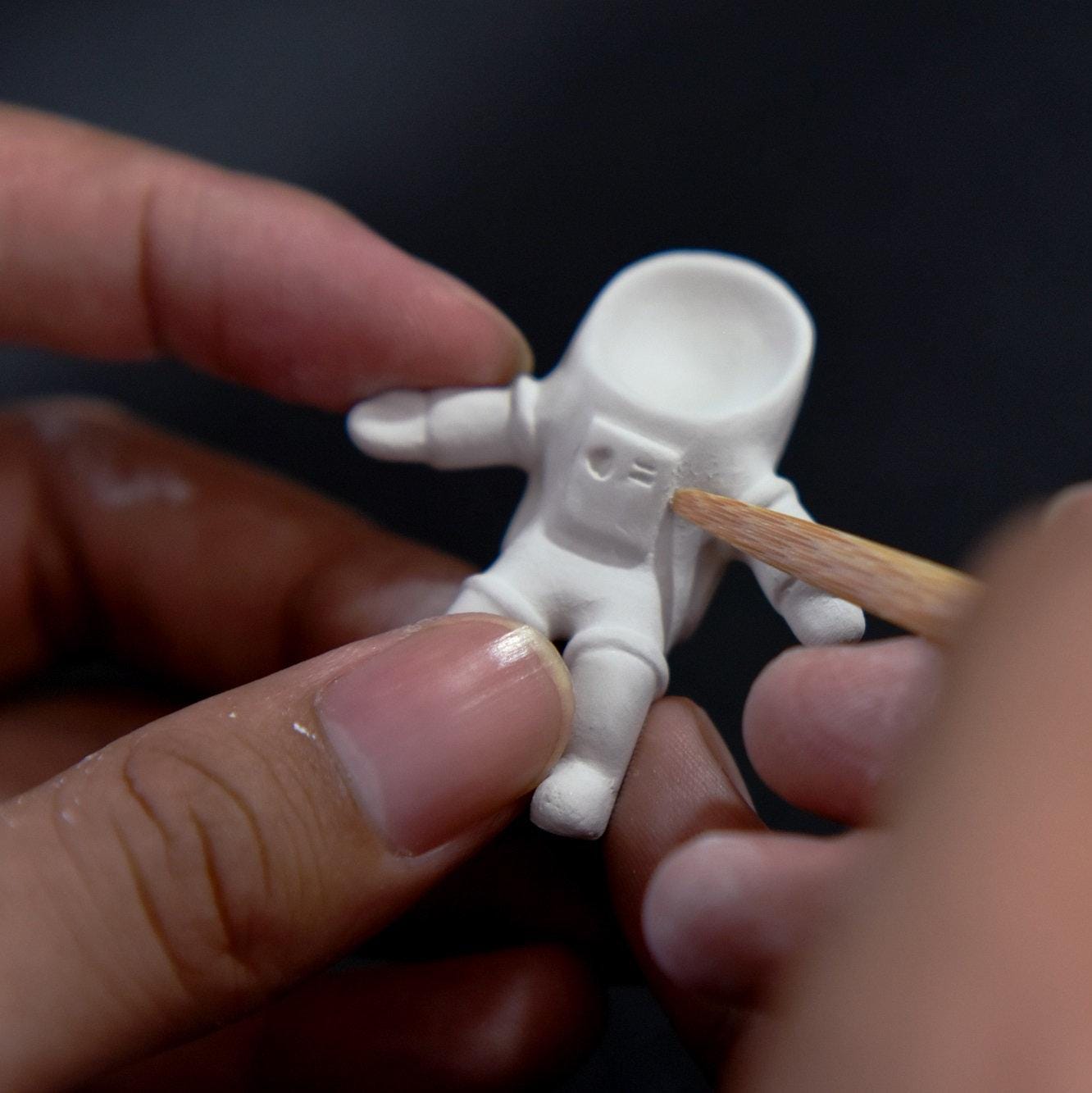 Putogn! Astronaut Brooch – Handmade Space Blown Glass Pin for Sci-Fi Lovers & Cosmic Fashionistas!