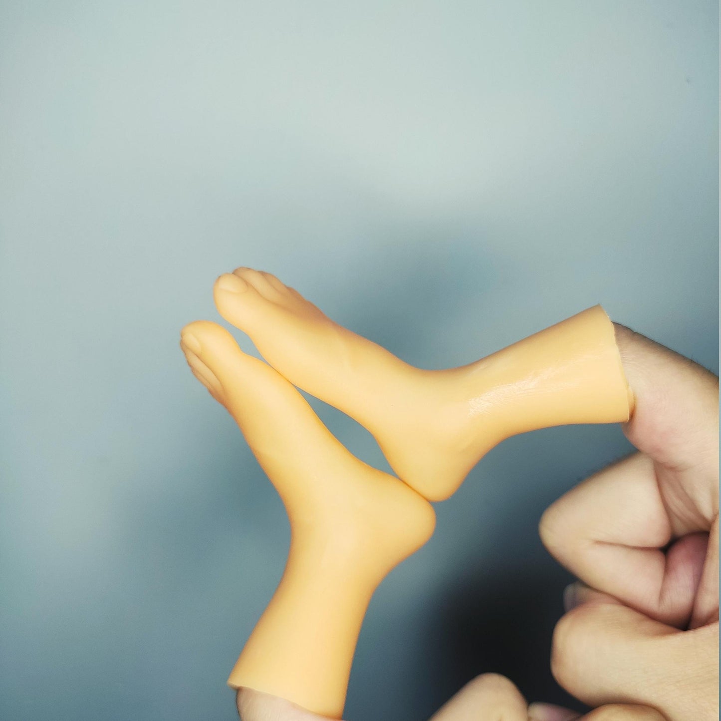 Putogn! Finger Hands or Little Feet Pet Set – Hilarious Tiny Hands and Feet for Pranksters, Meme Lovers & Fun Enthusiasts!