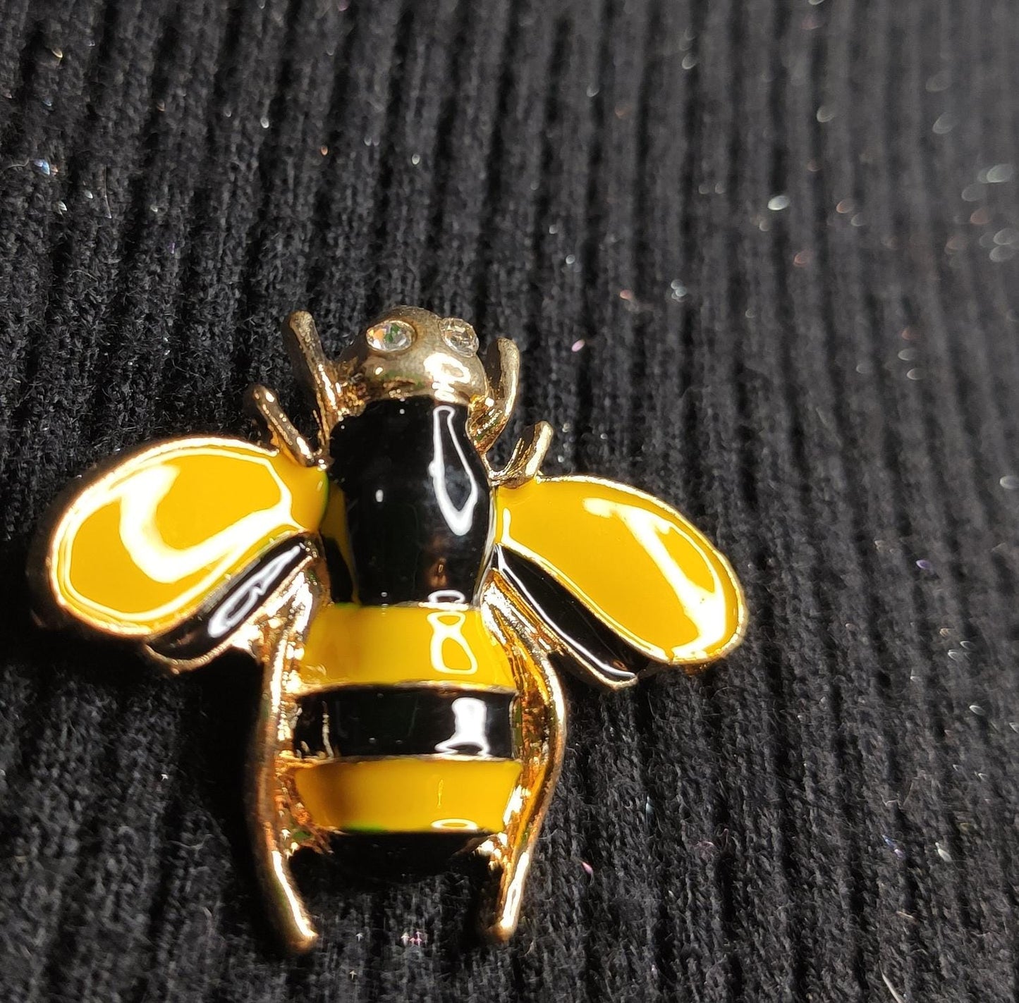 Putogn! Vintage Enamel Butter Bee Brooch – Handmade Nature-Inspired Pin for Garden Lovers & Boho Fashionistas!