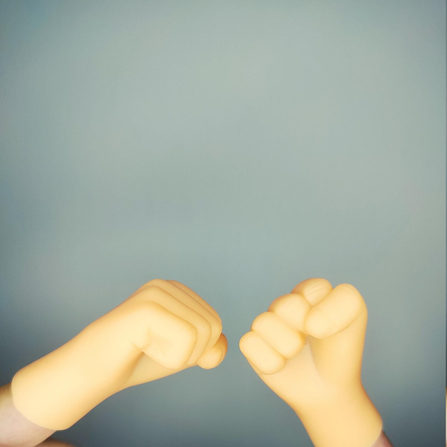 Putogn! Finger Hands – Tiny Hands Victory or Fist Gestures for Pranksters, Meme Lovers & Fun Enthusiasts!