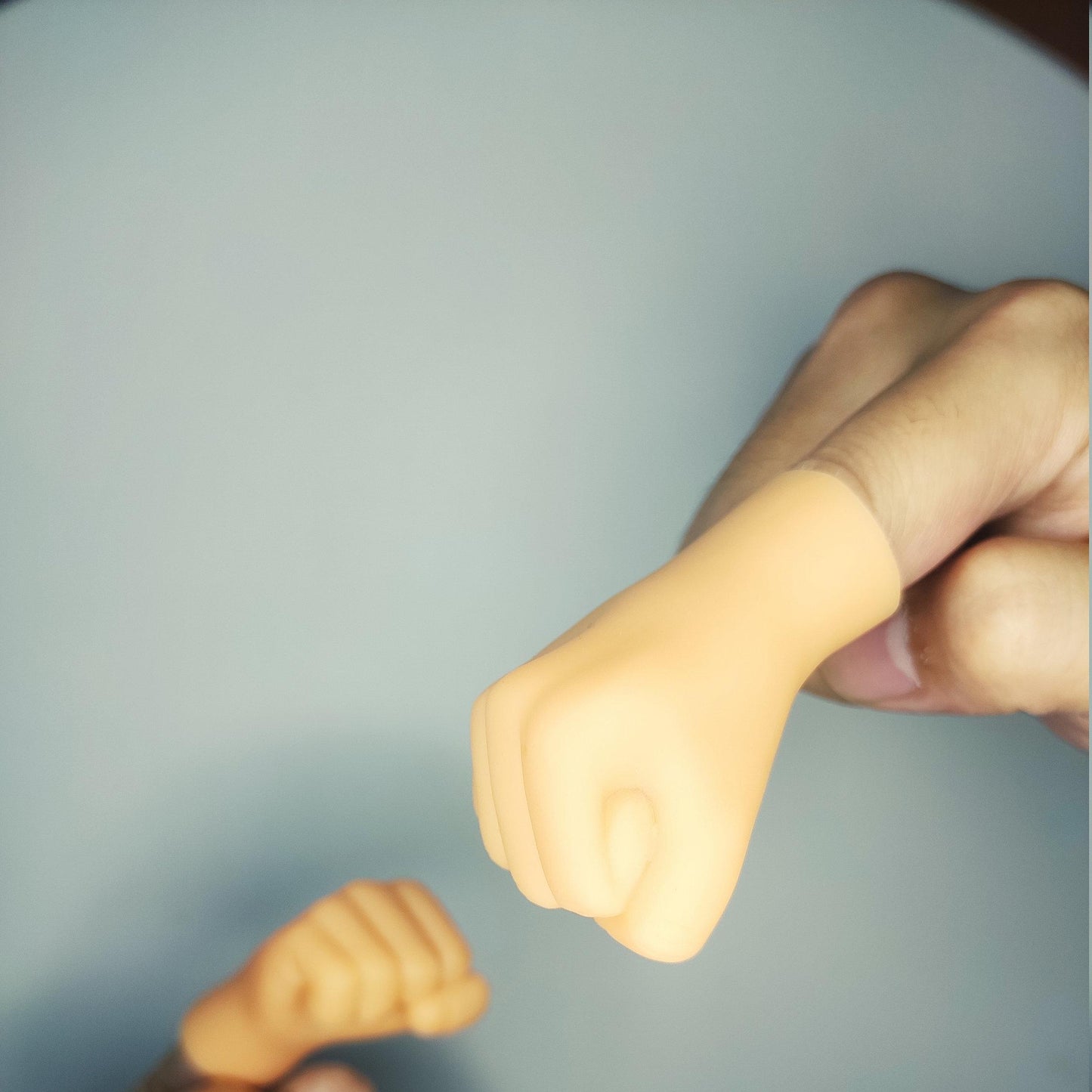 Putogn! Finger Hands – Tiny Hands Victory or Fist Gestures for Pranksters, Meme Lovers & Fun Enthusiasts!