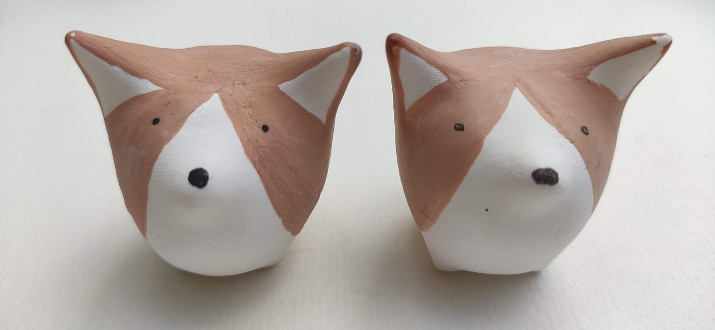 Putogn! Ceramic Mini Corgi Figurines – Handmade Rustic Dog Decor for Corgi Lovers & Nature-Inspired Homes!