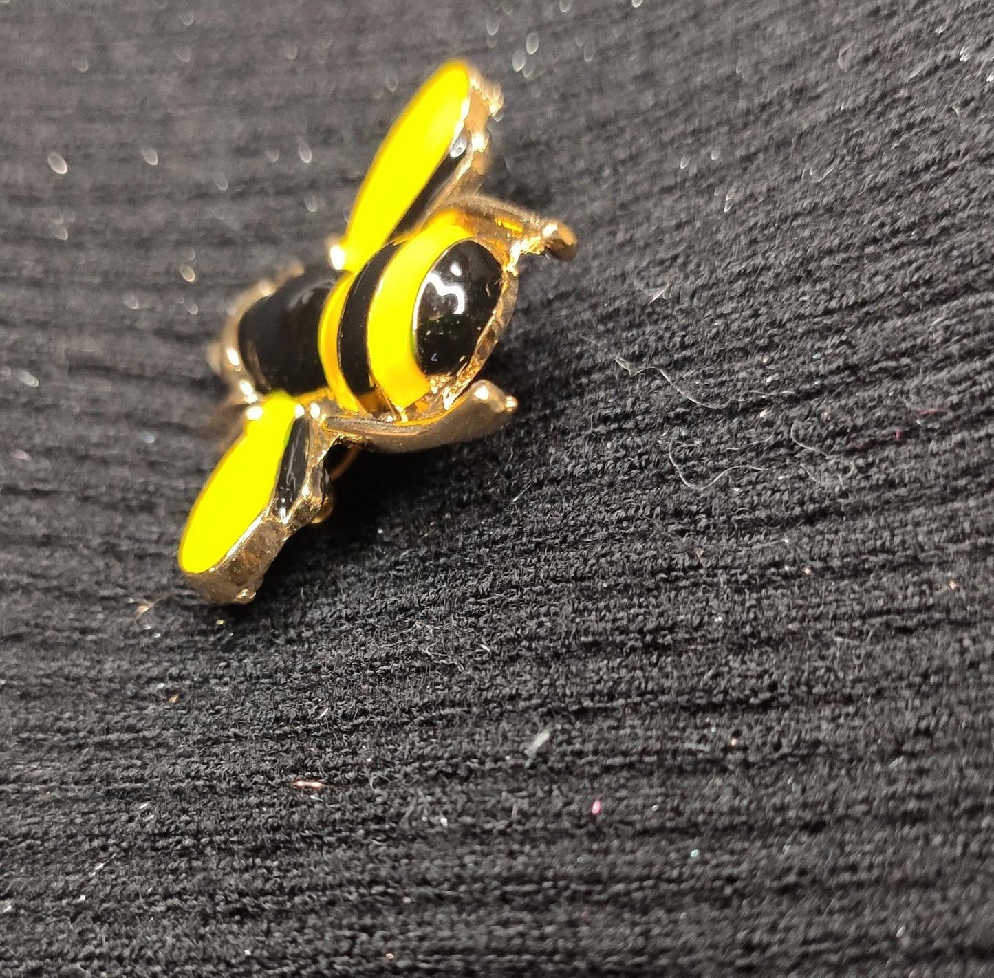 Putogn! Vintage Enamel Butter Bee Brooch – Handmade Nature-Inspired Pin for Garden Lovers & Boho Fashionistas!