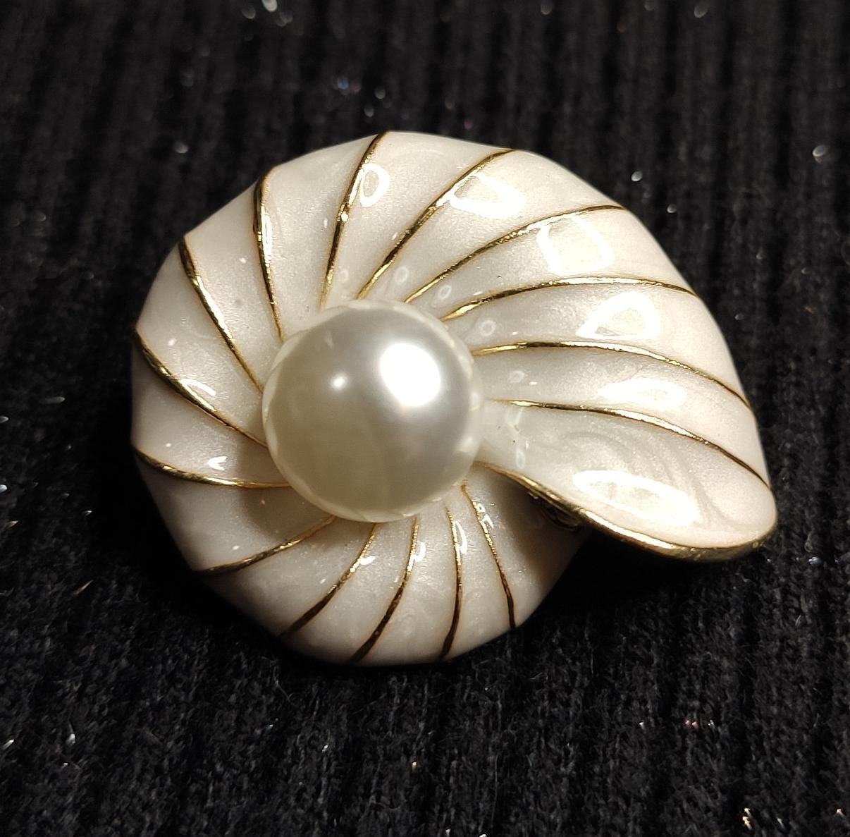 Putogn! Nautilus Shells with Pearl Brooch – Handmade Ocean-Inspired Jewelry for Nature Lovers & Elegant Fashionistas!