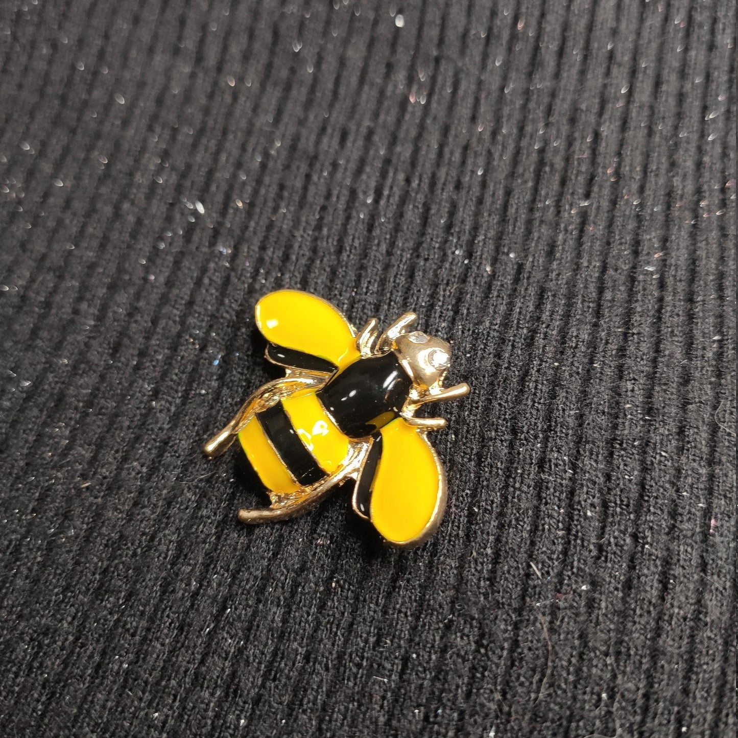 Putogn! Vintage Enamel Butter Bee Brooch – Handmade Nature-Inspired Pin for Garden Lovers & Boho Fashionistas!