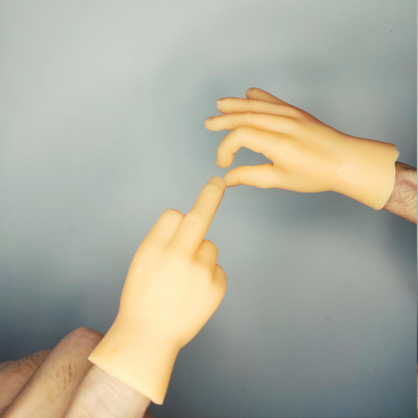 Putogn! Hilarious Tiny Hands Finger Set – Pinch or Middle Finger Gestures for Pranksters, Gag Gifts, & Fun Lovers!