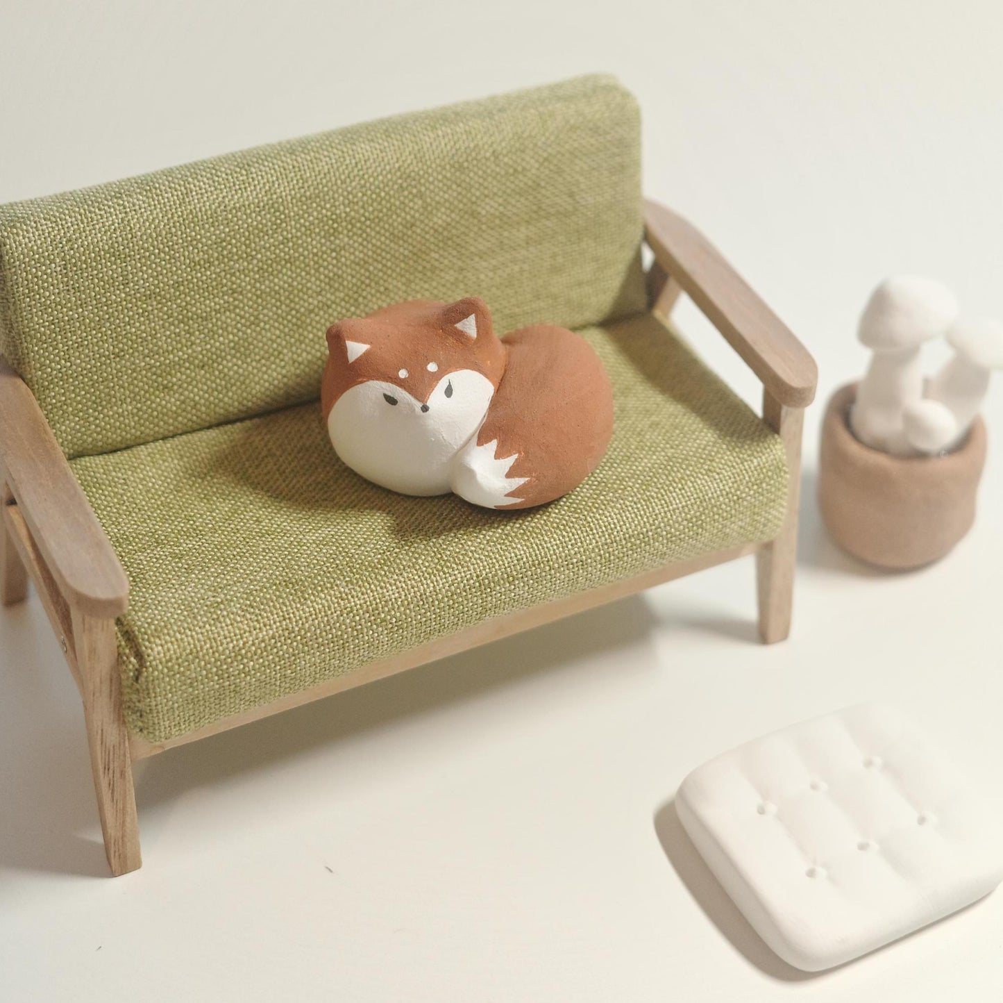Ceramic Mini Fox – Handcrafted Red Sleeping Fox, Mini Garden Decor, Handmade Pottery Animals, Nature Lovers & Home Decor