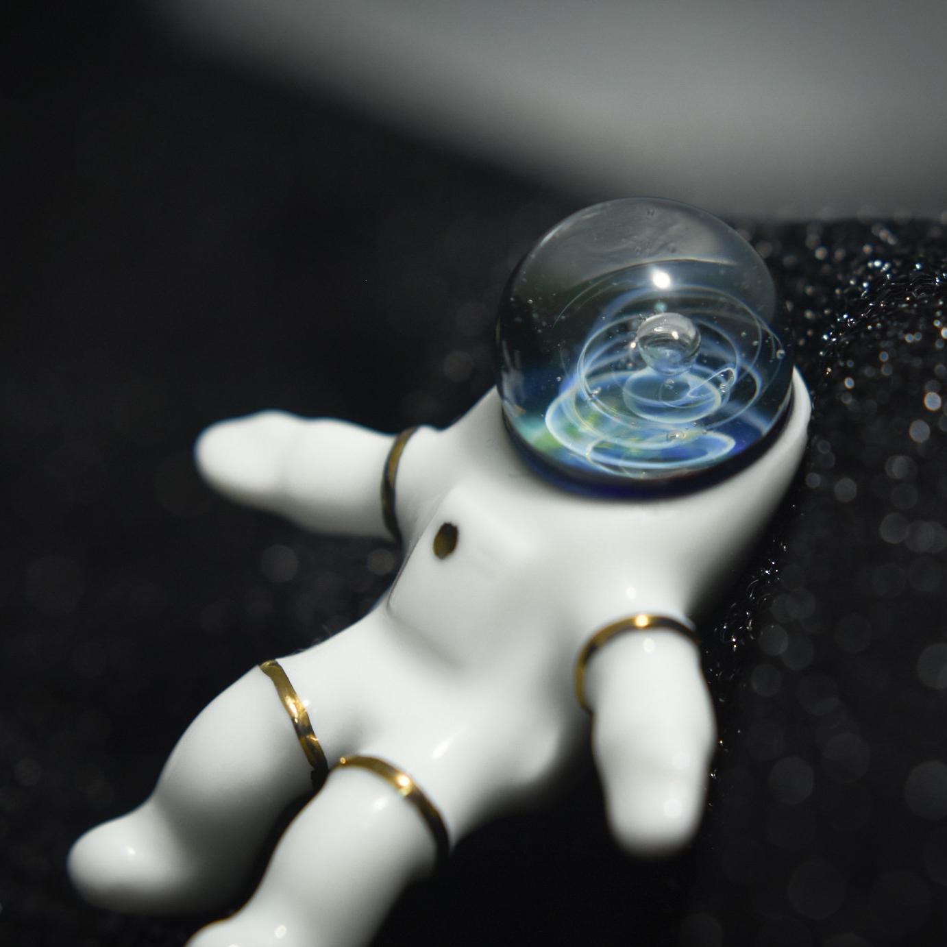 Putogn! Astronaut Brooch – Handmade Space Blown Glass Pin for Sci-Fi Lovers & Cosmic Fashionistas!