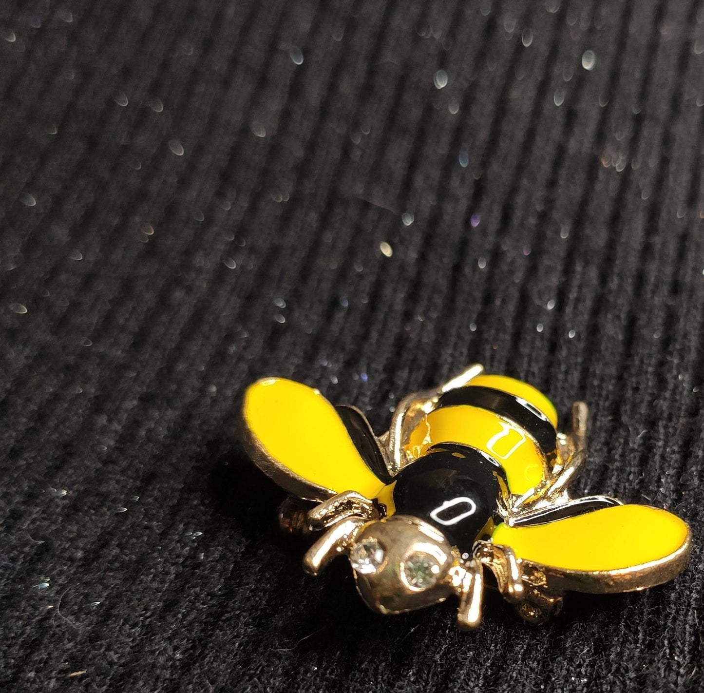 Putogn! Vintage Enamel Butter Bee Brooch – Handmade Nature-Inspired Pin for Garden Lovers & Boho Fashionistas!