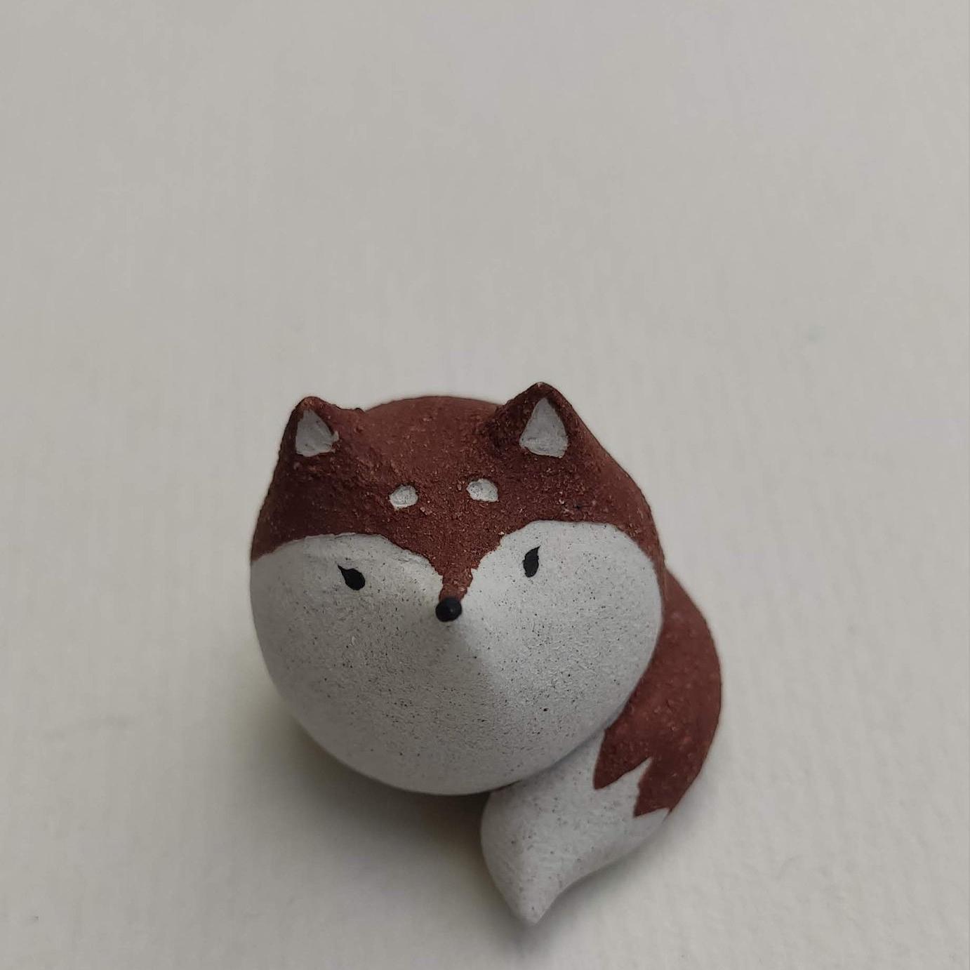Ceramic Mini Fox – Handcrafted Red Sleeping Fox, Mini Garden Decor, Handmade Pottery Animals, Nature Lovers & Home Decor