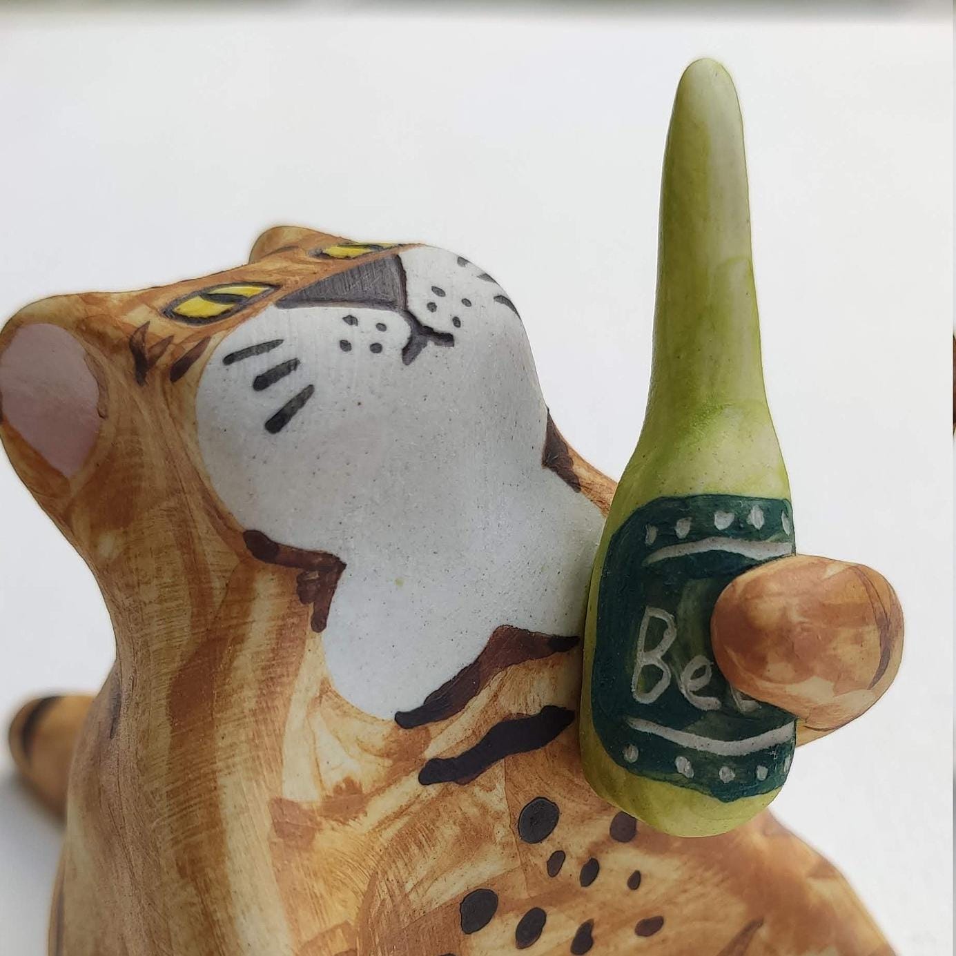 Putogn! Beer Bottle Orange Tabby Cat Figurine – Handmade Dazing Cat Decor for Cat Lovers & Beer Enthusiasts!
