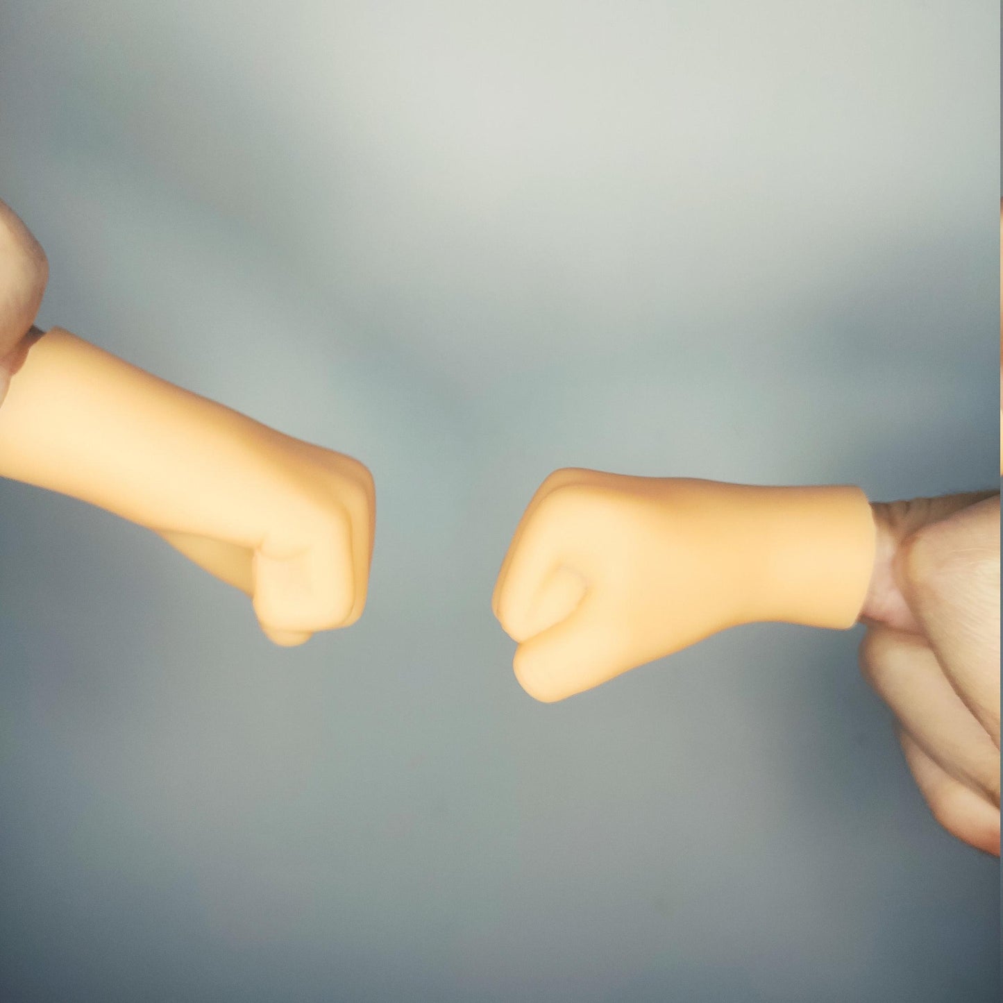 Putogn! Finger Hands – Tiny Hands Victory or Fist Gestures for Pranksters, Meme Lovers & Fun Enthusiasts!