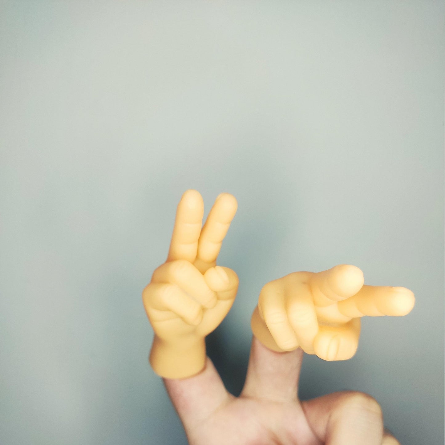 Putogn! Finger Hands – Tiny Hands Victory or Fist Gestures for Pranksters, Meme Lovers & Fun Enthusiasts!
