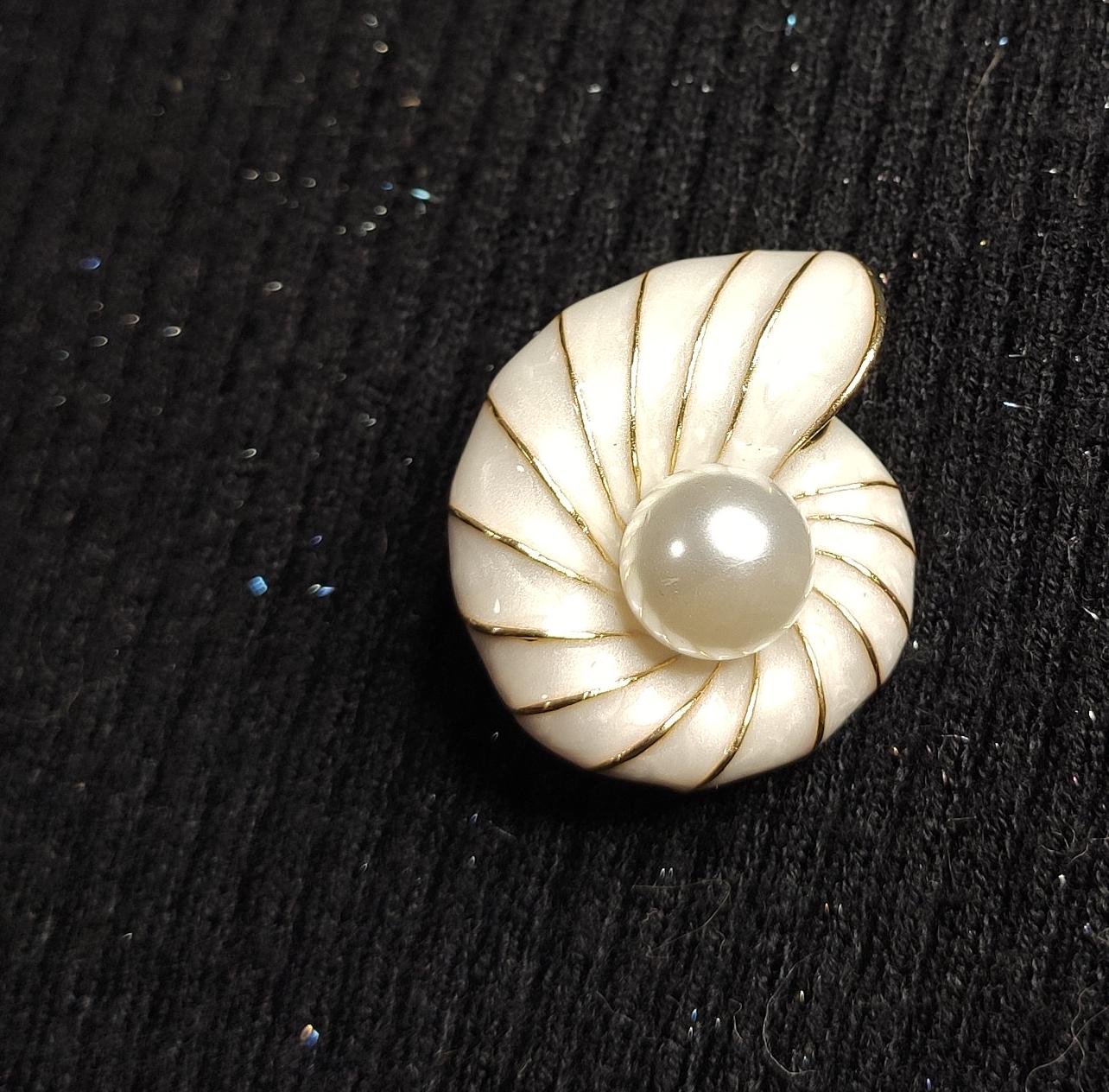 Putogn! Nautilus Shells with Pearl Brooch – Handmade Ocean-Inspired Jewelry for Nature Lovers & Elegant Fashionistas!