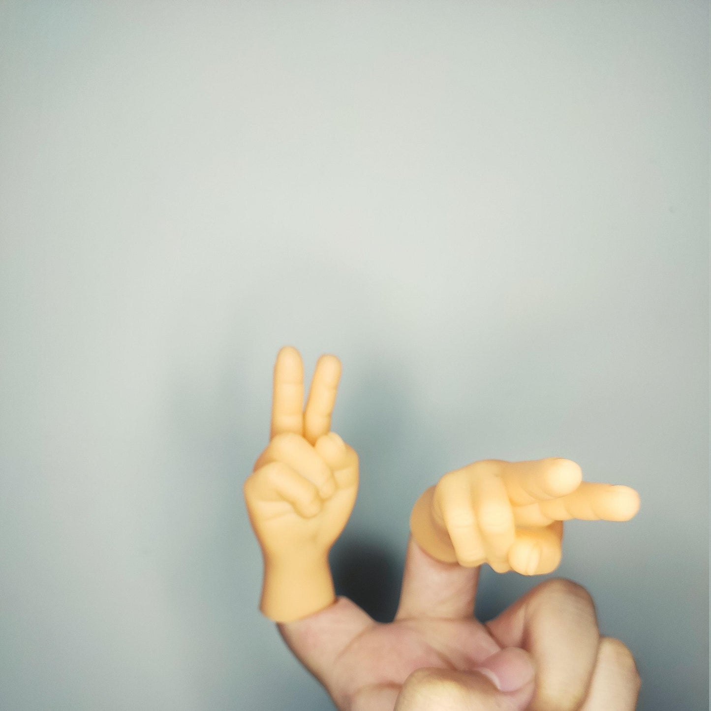 Putogn! Finger Hands – Tiny Hands Victory or Fist Gestures for Pranksters, Meme Lovers & Fun Enthusiasts!