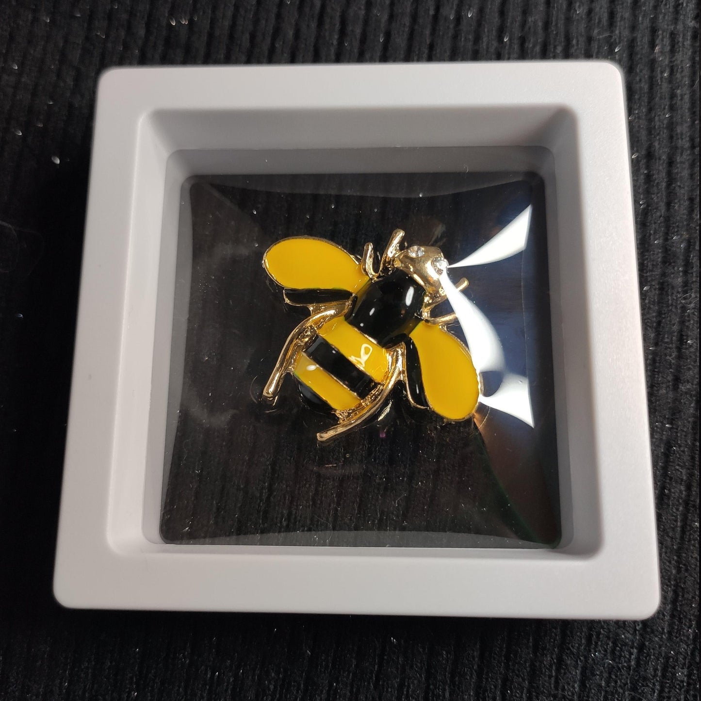 Putogn! Vintage Enamel Butter Bee Brooch – Handmade Nature-Inspired Pin for Garden Lovers & Boho Fashionistas!