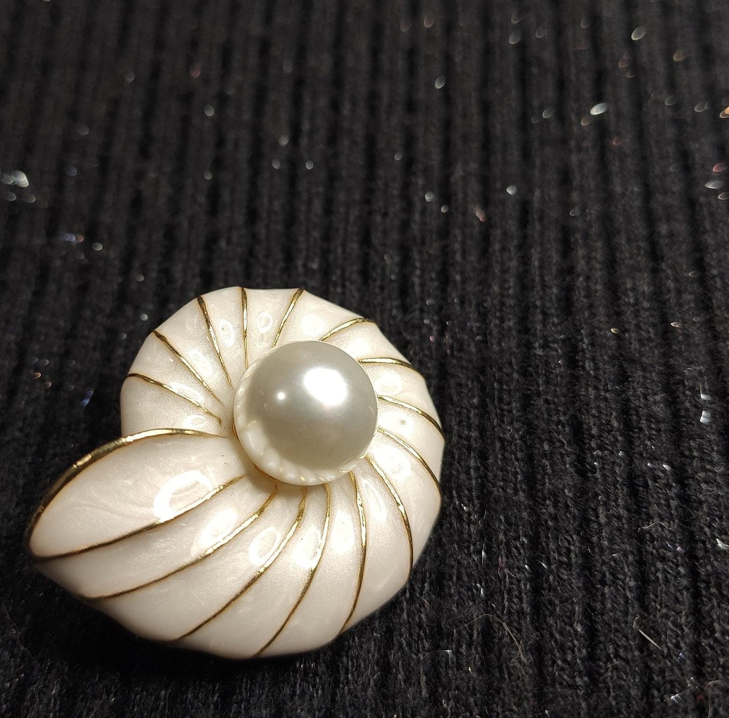 Putogn! Nautilus Shells with Pearl Brooch – Handmade Ocean-Inspired Jewelry for Nature Lovers & Elegant Fashionistas!