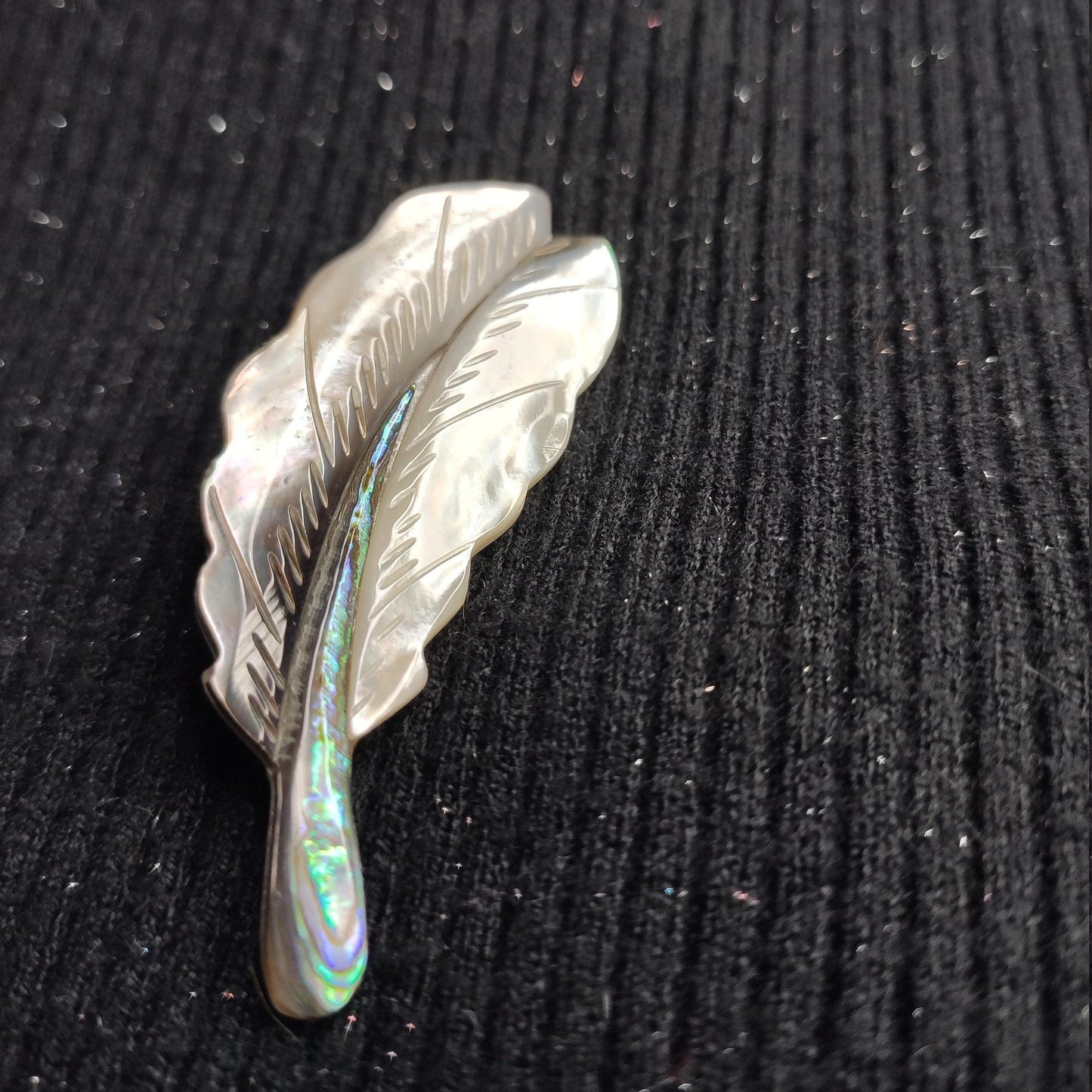 Putogn! Symphony Stitching Shell Feather Brooch – Handmade Ocean-Inspired Jewelry for Nature Lovers & Elegant Fashionistas!