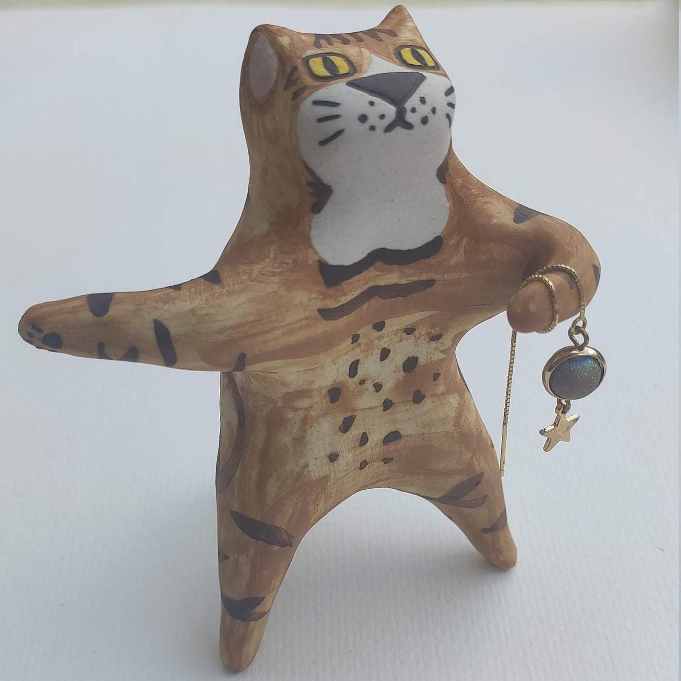 Putogn! Welcome Standing Orange Tabby Ceramic Cat Figurine – Handmade Dazing Cat Decor for Cat Lovers & Cozy Homes!
