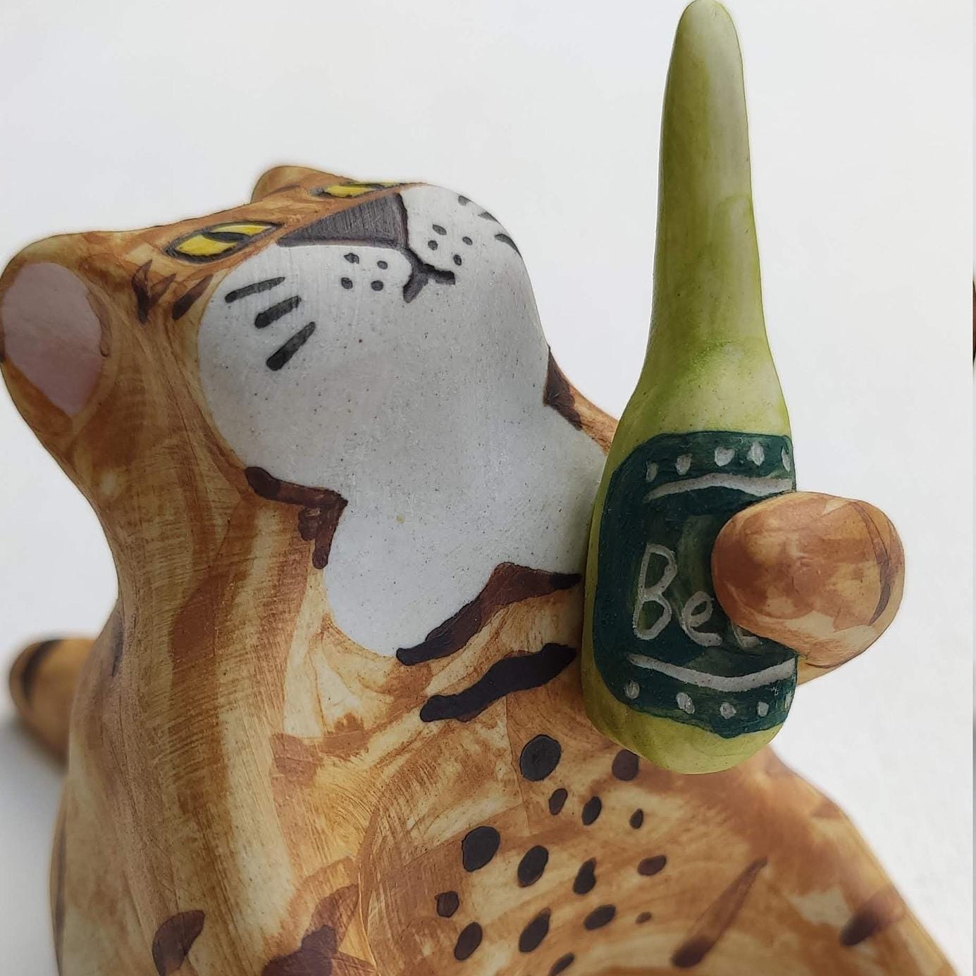 Putogn! Beer Bottle Orange Tabby Cat Figurine – Handmade Dazing Cat Decor for Cat Lovers & Beer Enthusiasts!