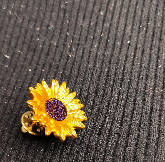 Putogn! Enamel Purple Flower Daisy Brooch – Handmade Vintage-Inspired Pin for Nature Lovers & Boho Fashionistas!