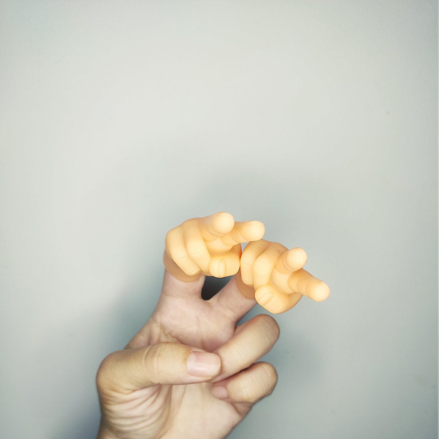 Putogn! Finger Hands – Tiny Hands Victory or Fist Gestures for Pranksters, Meme Lovers & Fun Enthusiasts!
