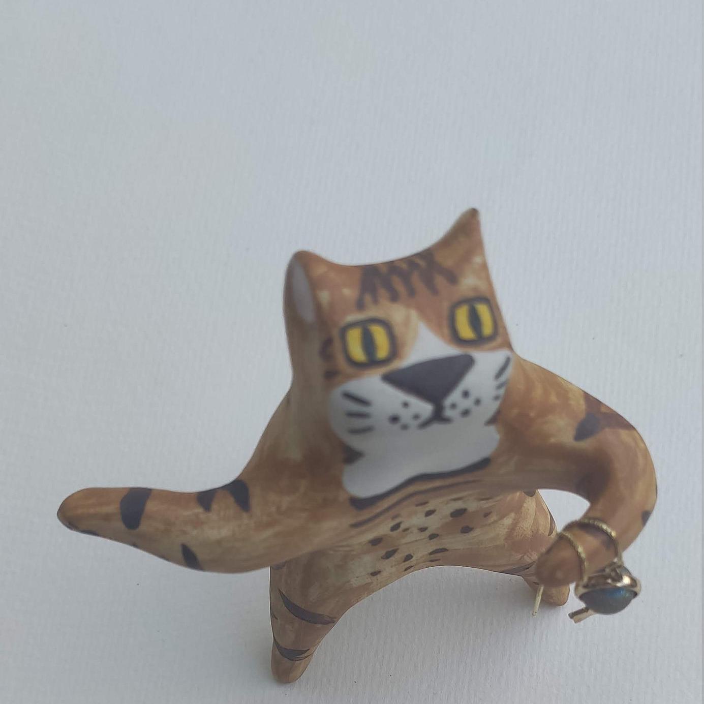 Putogn! Welcome Standing Orange Tabby Ceramic Cat Figurine – Handmade Dazing Cat Decor for Cat Lovers & Cozy Homes!