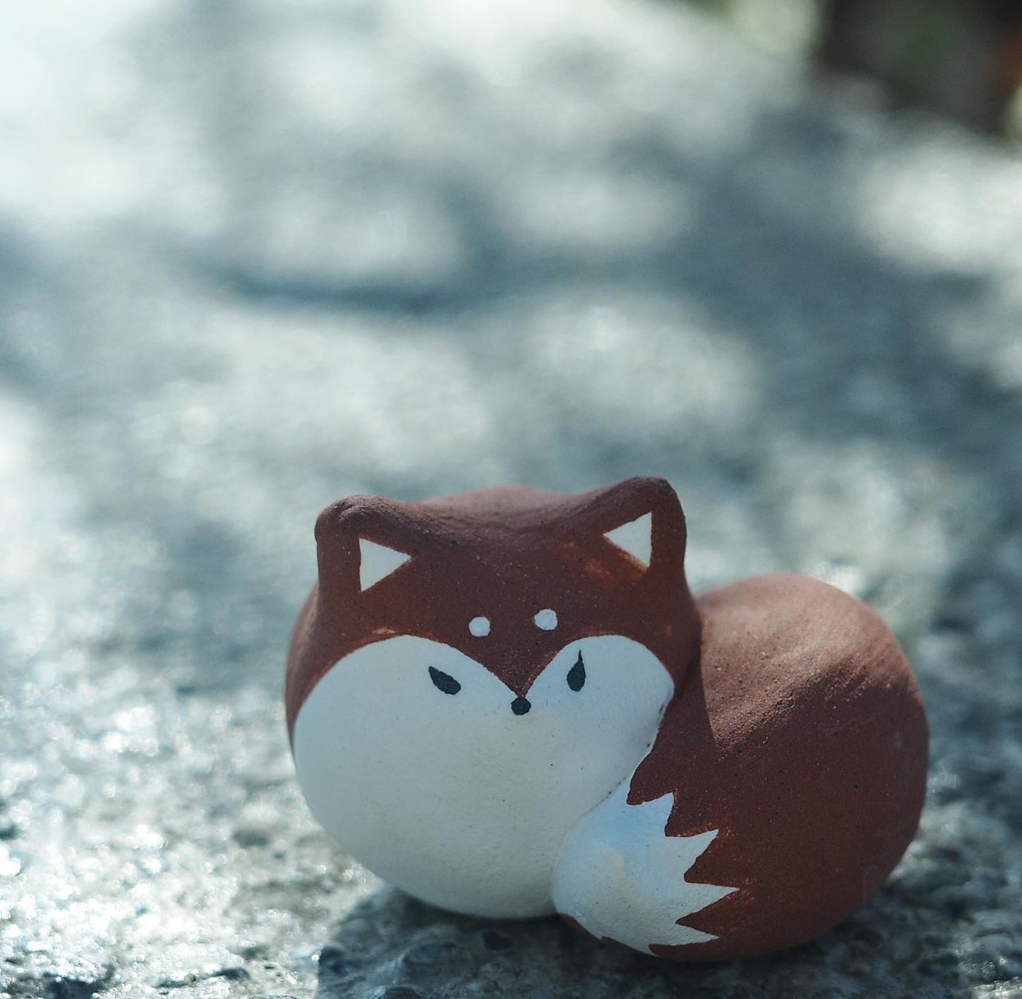 Ceramic Mini Fox – Handcrafted Red Sleeping Fox, Mini Garden Decor, Handmade Pottery Animals, Nature Lovers & Home Decor