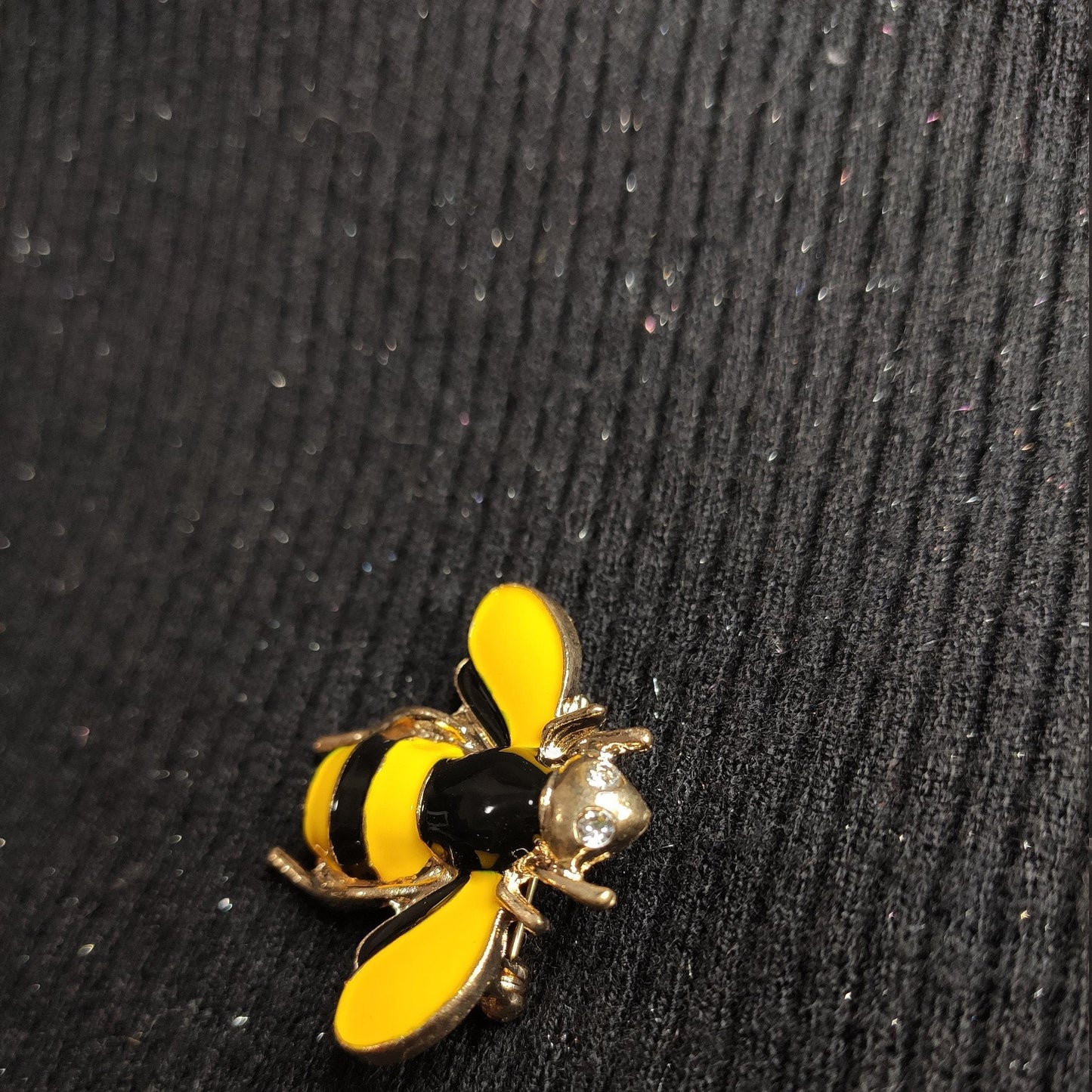 Putogn! Vintage Enamel Butter Bee Brooch – Handmade Nature-Inspired Pin for Garden Lovers & Boho Fashionistas!