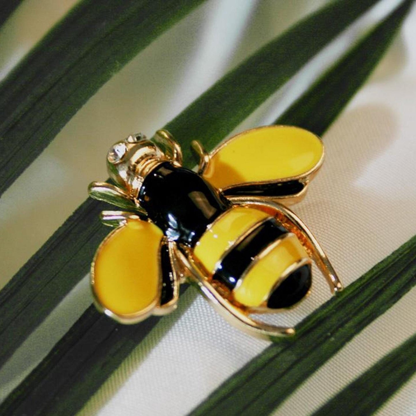 Putogn! Vintage Enamel Butter Bee Brooch – Handmade Nature-Inspired Pin for Garden Lovers & Boho Fashionistas!