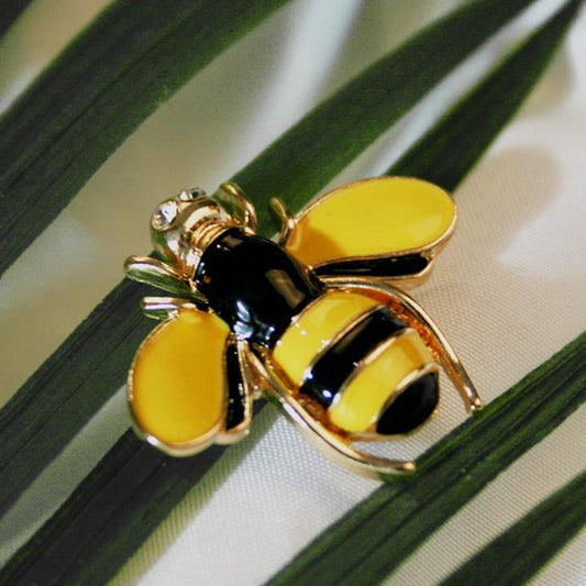 Putogn! Vintage Enamel Butter Bee Brooch – Handmade Nature-Inspired Pin for Garden Lovers & Boho Fashionistas!